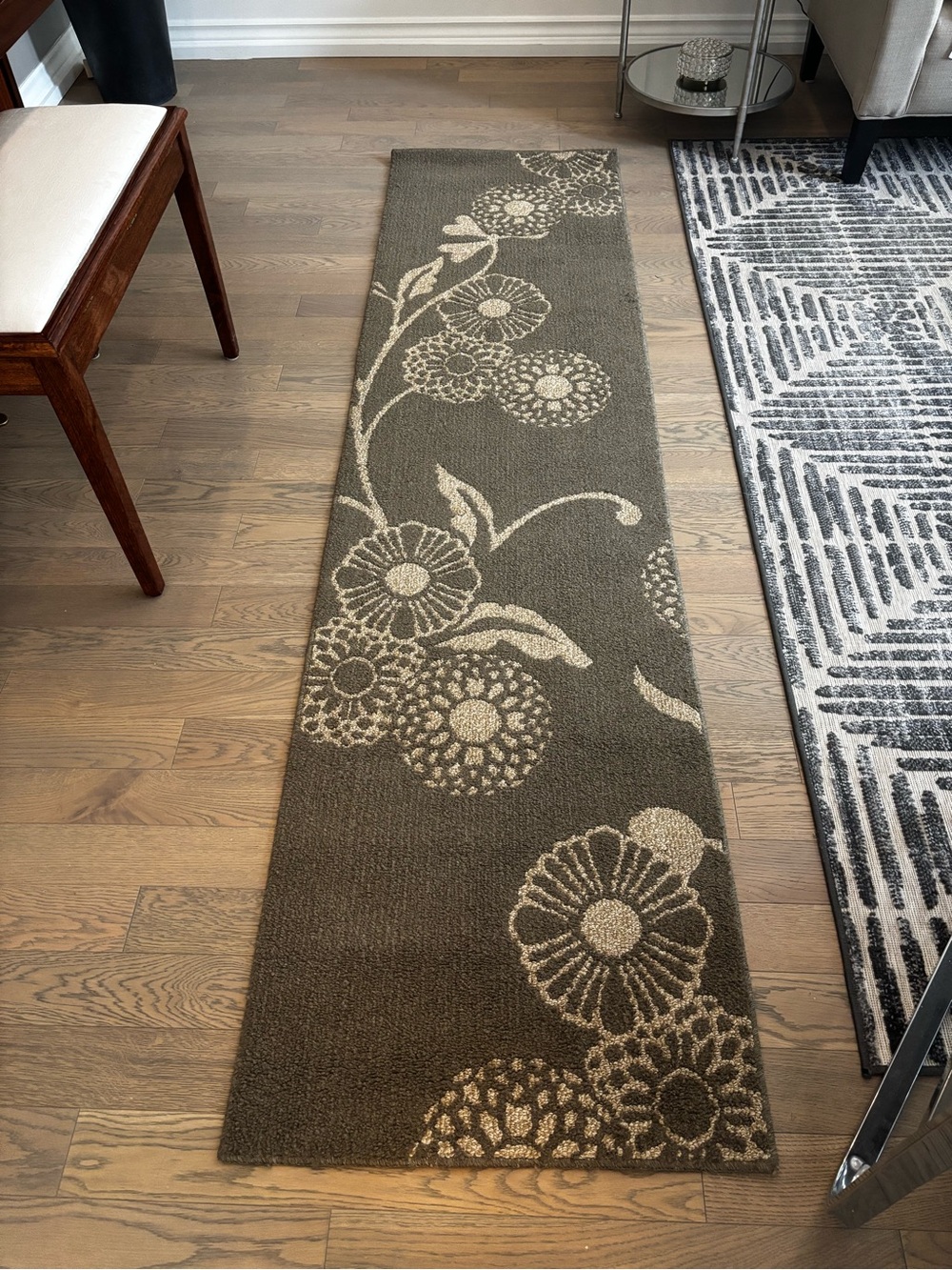 Floral Runner Rug/Carpet Mat in Taupe and Cream